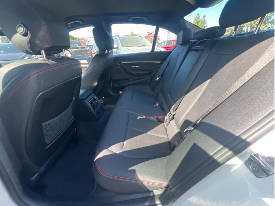 2017 BMW 3 Series 330i Sedan 4D