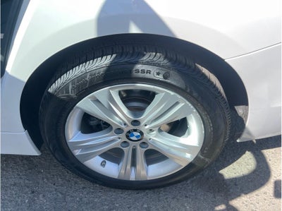 2017 BMW 3 Series 330i Sedan 4D