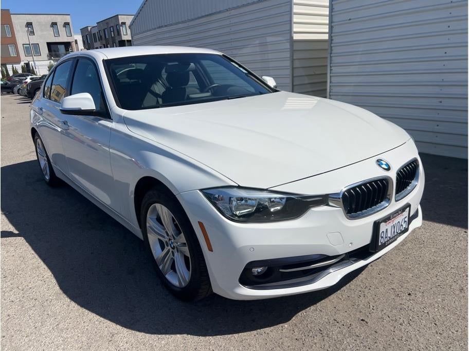2017 BMW 3 Series 330i Sedan 4D