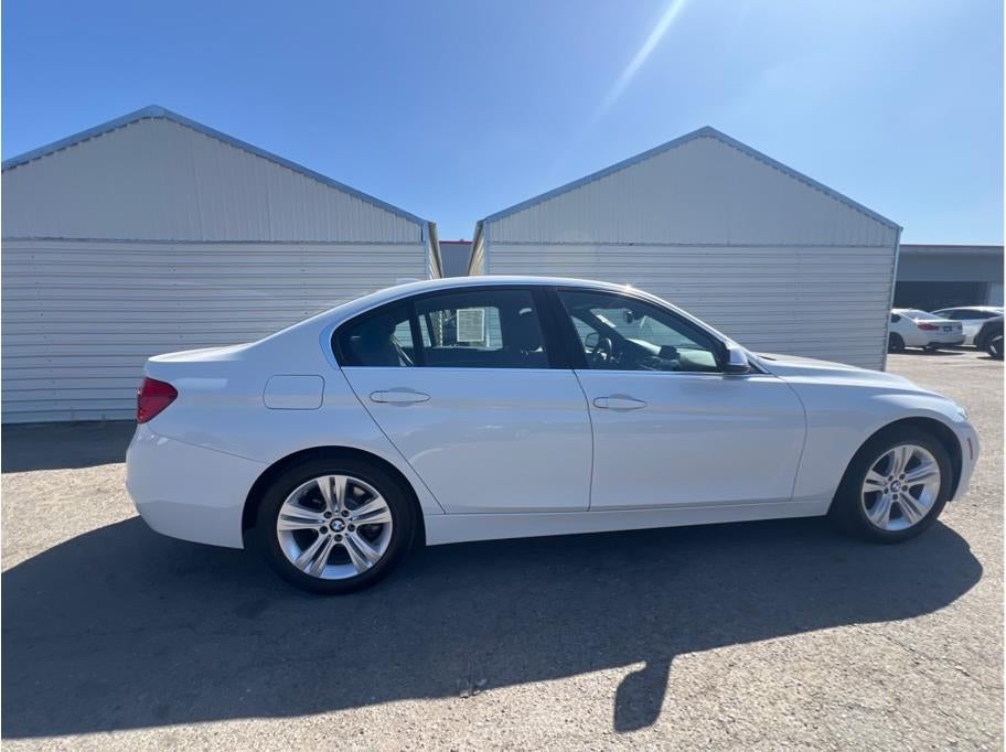 2017 BMW 3 Series 330i Sedan 4D