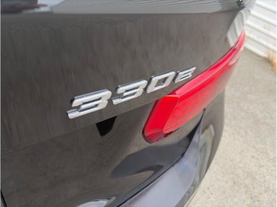 2017 BMW 3 Series 330e iPerformance Sedan 4D