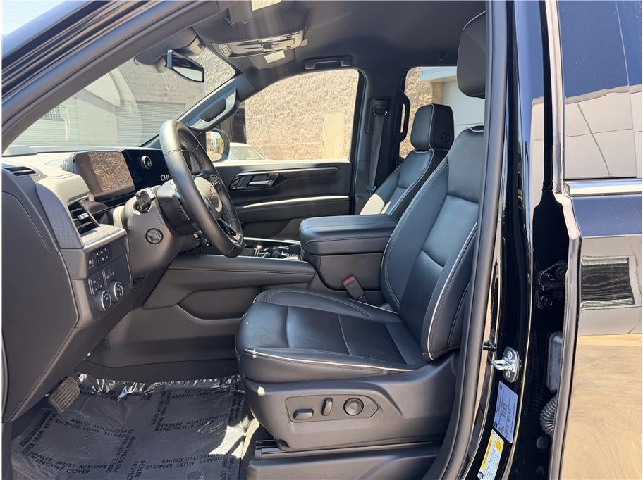 2025 Chevrolet Suburban Premier Sport Utility 4D