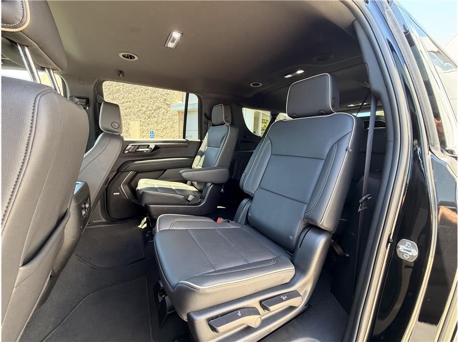 2025 Chevrolet Suburban Premier Sport Utility 4D