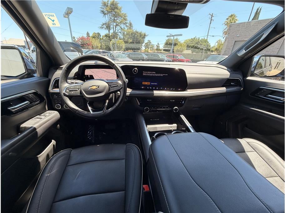 2025 Chevrolet Suburban Premier Sport Utility 4D
