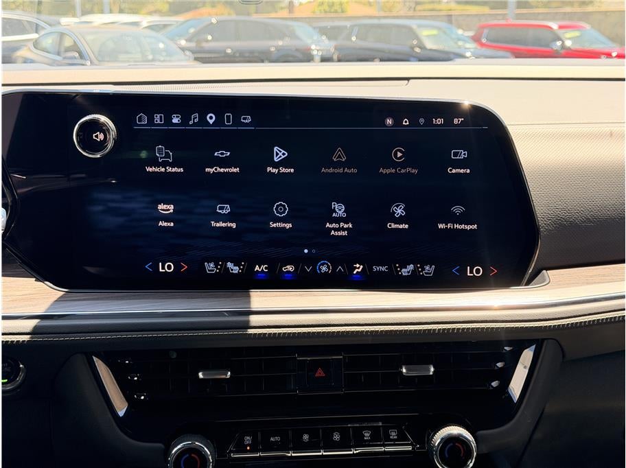 2025 Chevrolet Suburban Premier Sport Utility 4D