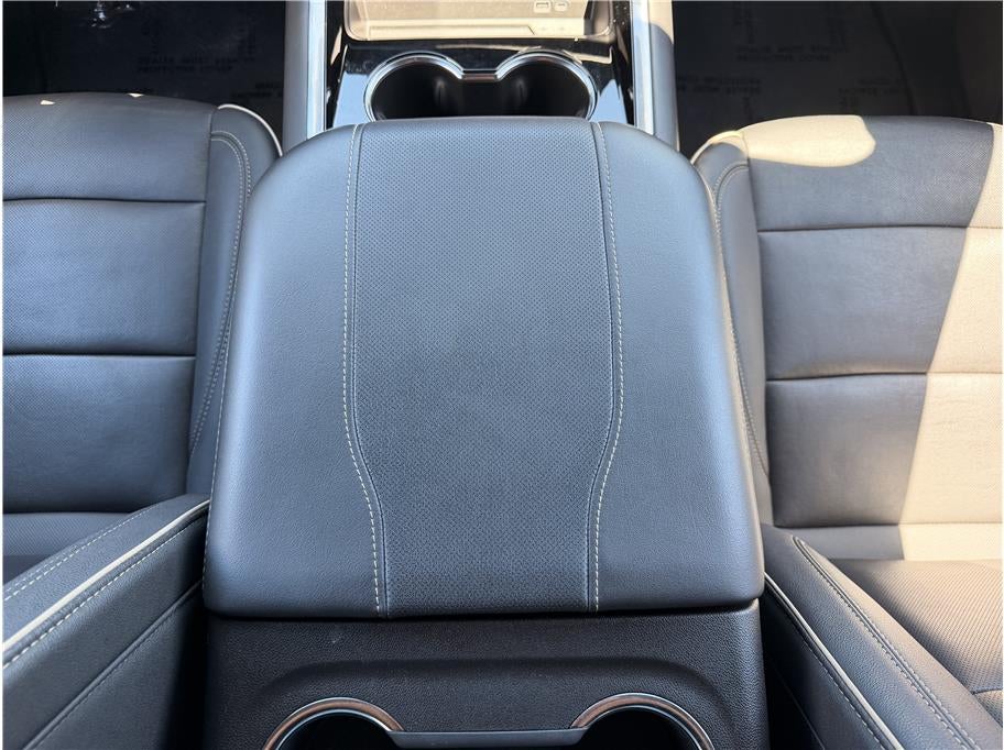 2025 Chevrolet Suburban Premier Sport Utility 4D