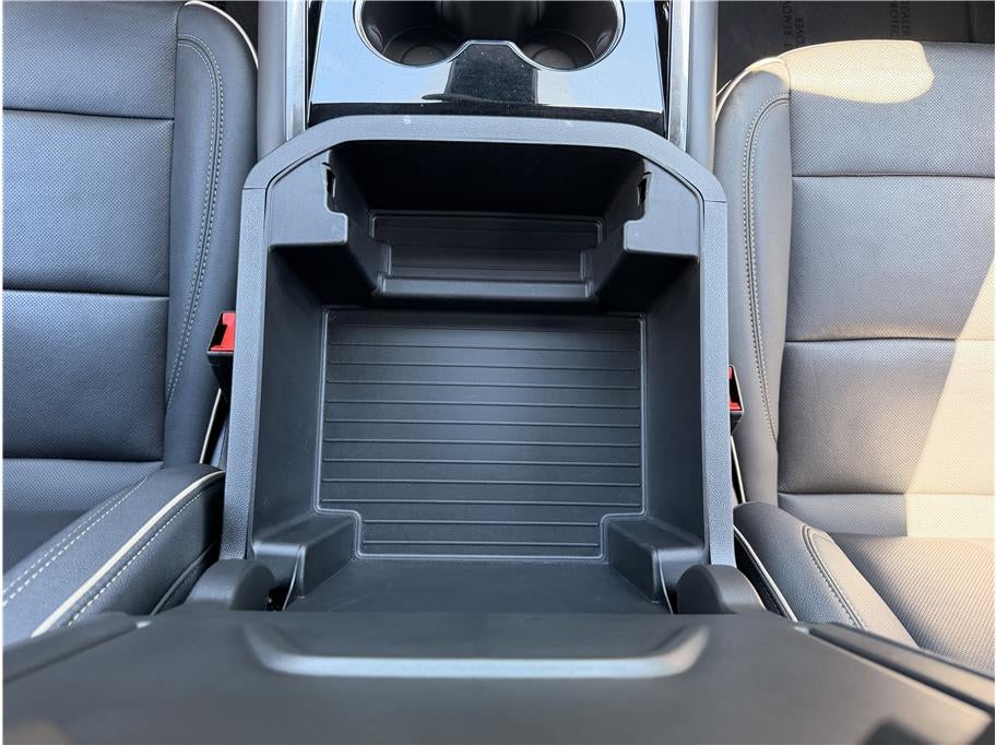 2025 Chevrolet Suburban Premier Sport Utility 4D
