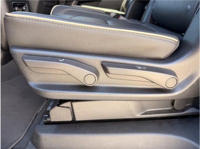 2025 Chevrolet Suburban Premier Sport Utility 4D