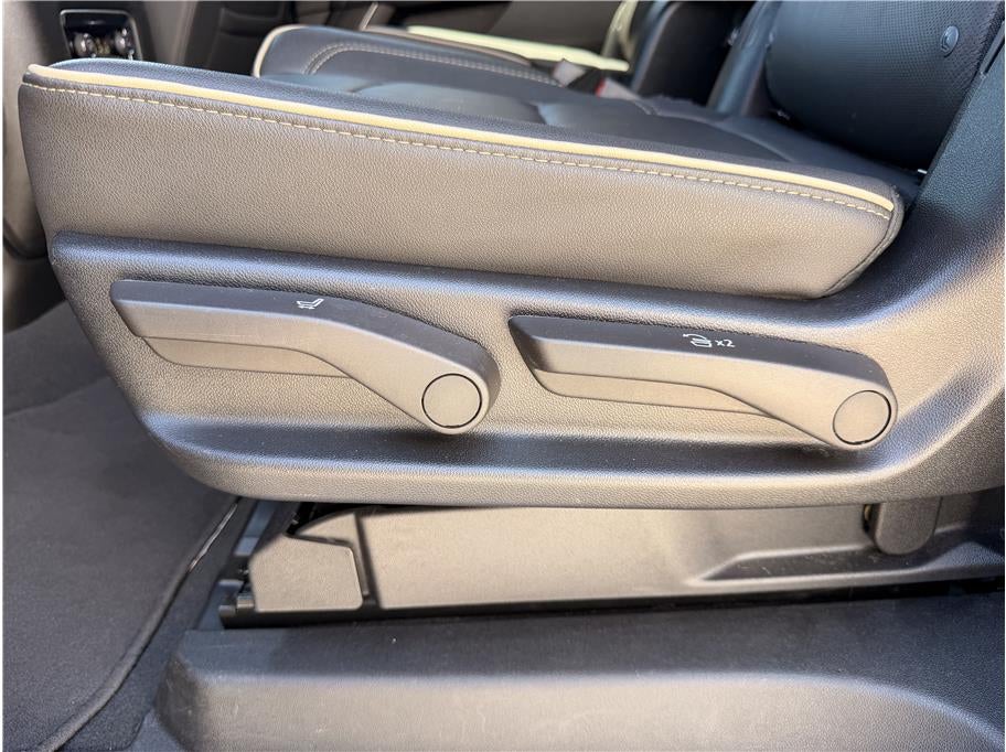 2025 Chevrolet Suburban Premier Sport Utility 4D