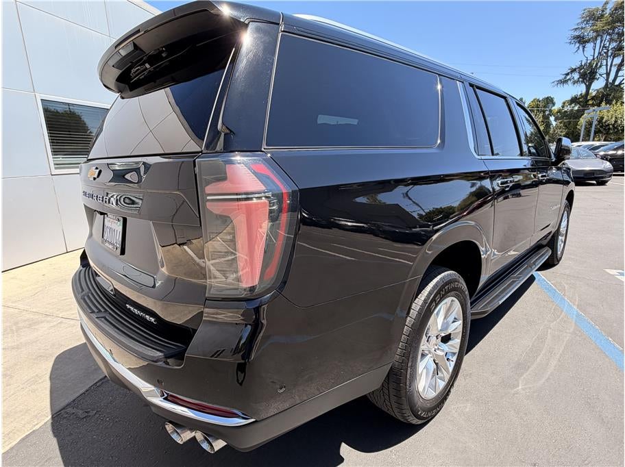 2025 Chevrolet Suburban Premier Sport Utility 4D