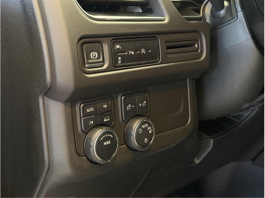 2024 Chevrolet Suburban LT Sport Utility 4D