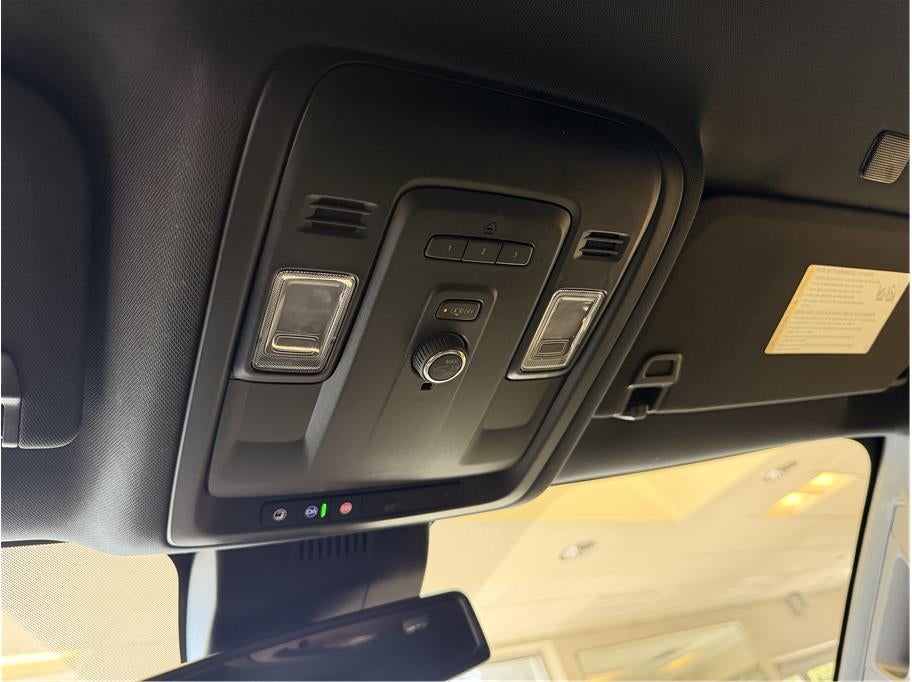 2024 Chevrolet Suburban LT Sport Utility 4D