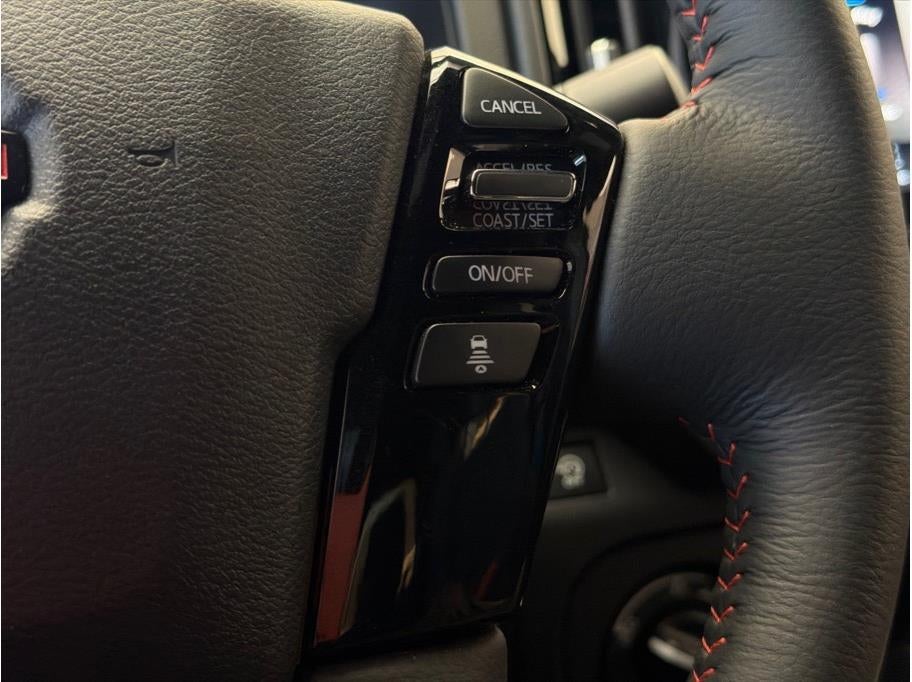 2026 Nissan Frontier Crew Cab PRO-4X Pickup 4D 5 ft
