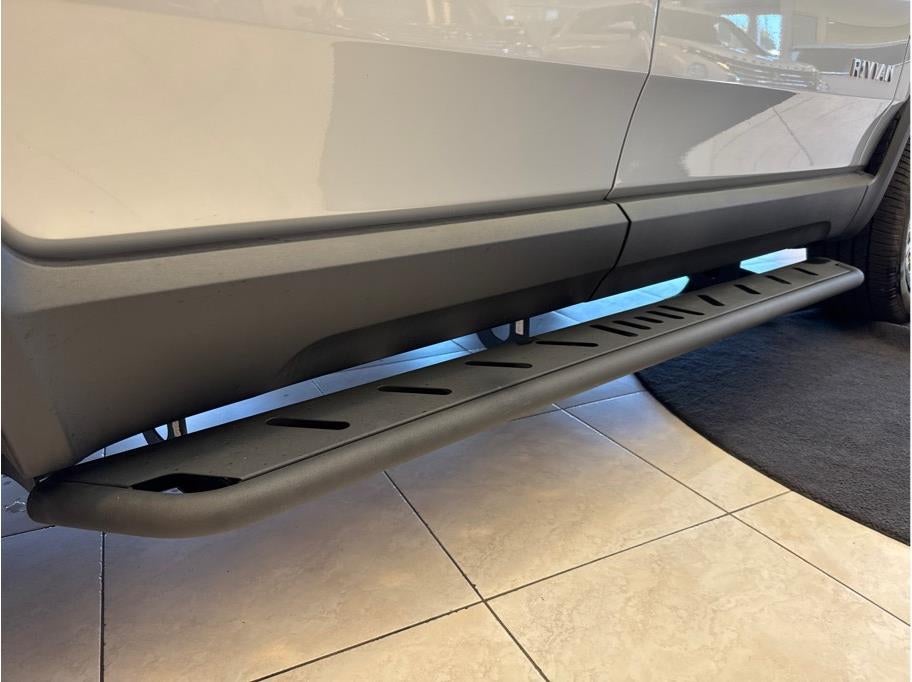 2024 Rivian R1S Dual Large Sport Utility 4D