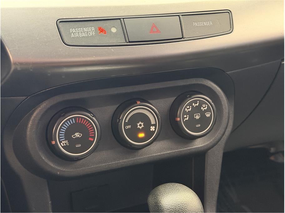 2014 Mitsubishi Lancer ES Sedan 4D