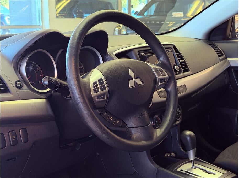 2014 Mitsubishi Lancer ES Sedan 4D