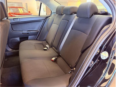 2014 Mitsubishi Lancer ES Sedan 4D