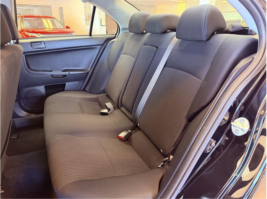 2014 Mitsubishi Lancer ES Sedan 4D