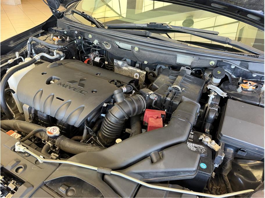 2014 Mitsubishi Lancer ES Sedan 4D
