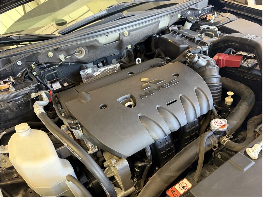 2014 Mitsubishi Lancer ES Sedan 4D