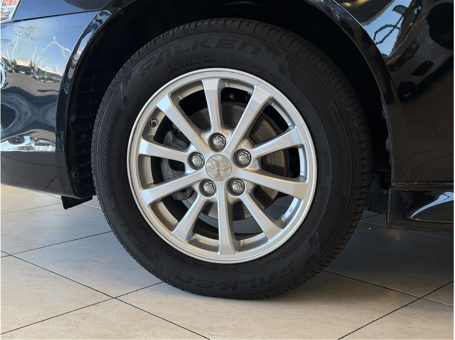 2014 Mitsubishi Lancer ES Sedan 4D
