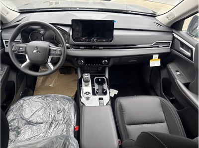 2026 Mitsubishi Outlander ES