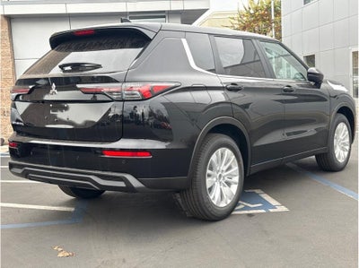 2026 Mitsubishi Outlander ES