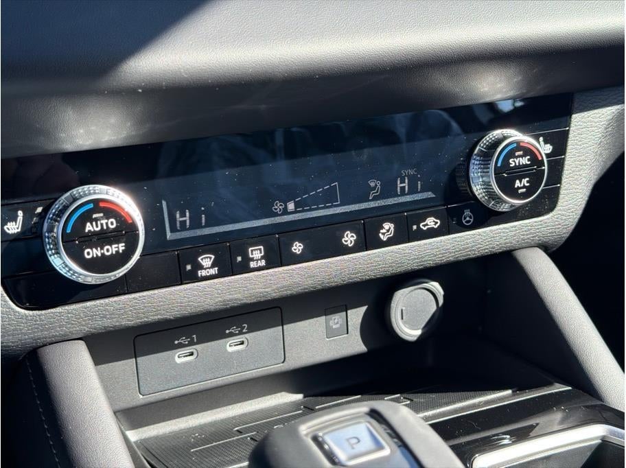 2026 Mitsubishi Outlander LE Sport Utility 4D