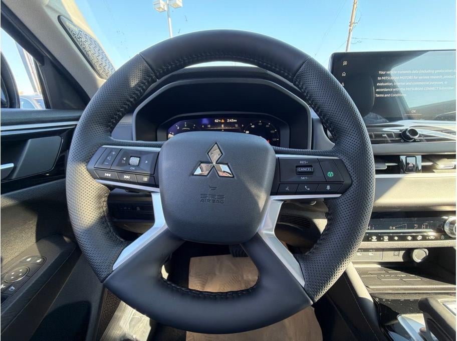 2026 Mitsubishi Outlander LE Sport Utility 4D