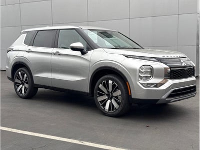 2026 Mitsubishi Outlander LE Sport Utility 4D