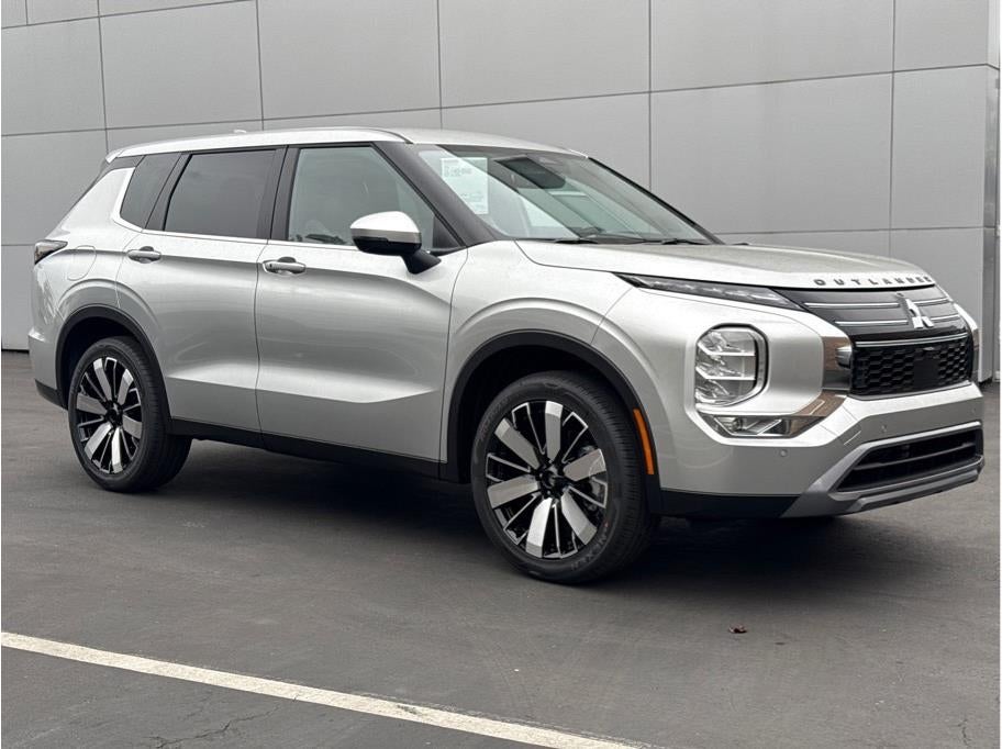 2026 Mitsubishi Outlander LE Sport Utility 4D