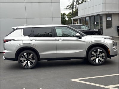 2026 Mitsubishi Outlander LE Sport Utility 4D