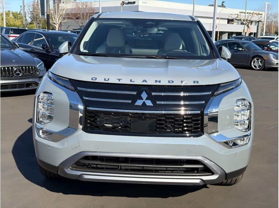 2026 Mitsubishi Outlander LE Sport Utility 4D