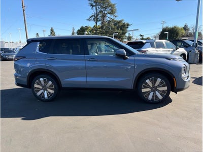 2026 Mitsubishi Outlander LE Sport Utility 4D