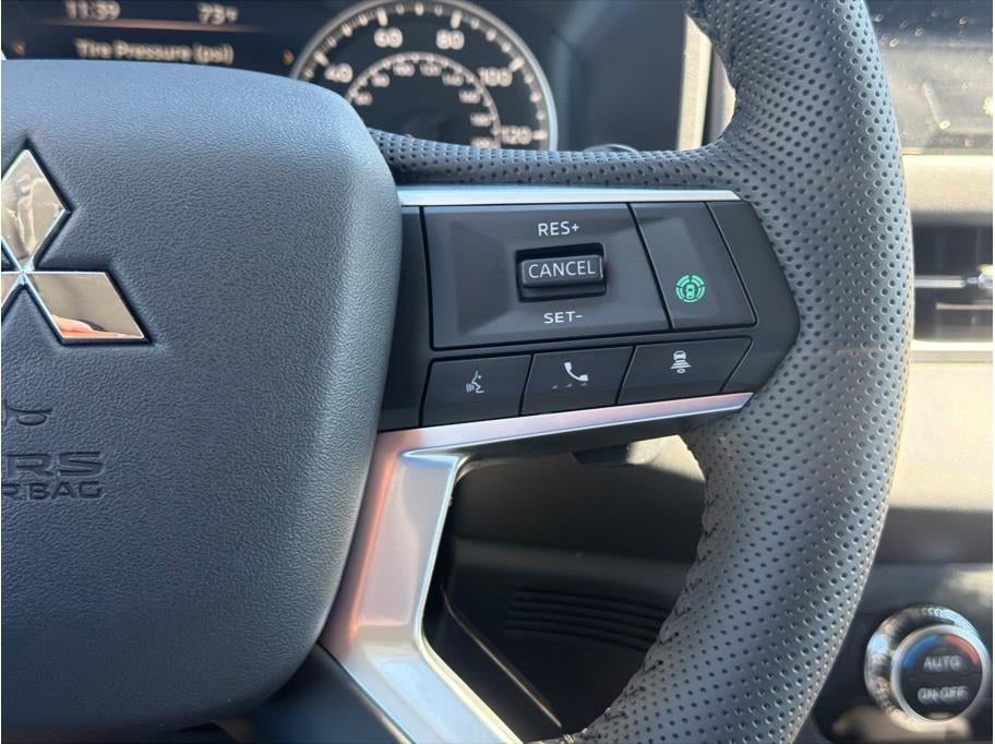 2026 Mitsubishi Outlander LE Sport Utility 4D