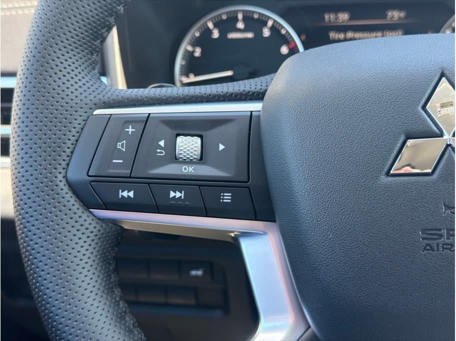 2026 Mitsubishi Outlander LE Sport Utility 4D