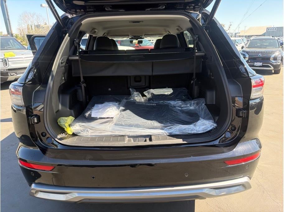 2026 Mitsubishi Outlander LE Sport Utility 4D