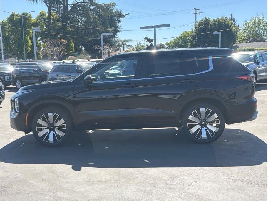 2026 Mitsubishi Outlander LE Sport Utility 4D