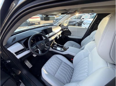 2025 Mitsubishi Outlander SEL