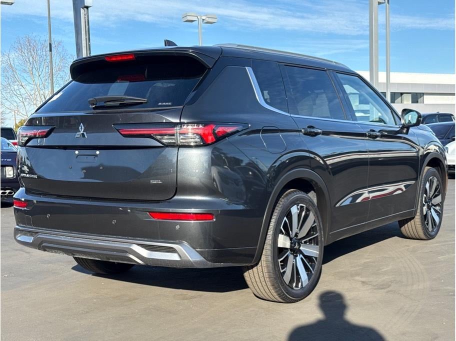 2025 Mitsubishi Outlander SEL