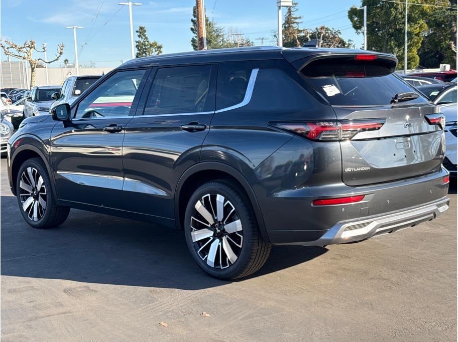 2025 Mitsubishi Outlander SEL