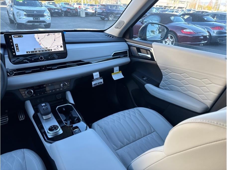 2025 Mitsubishi Outlander SEL