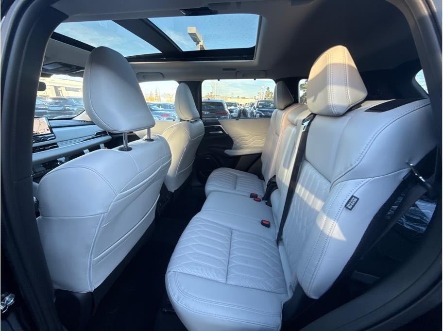 2025 Mitsubishi Outlander SEL