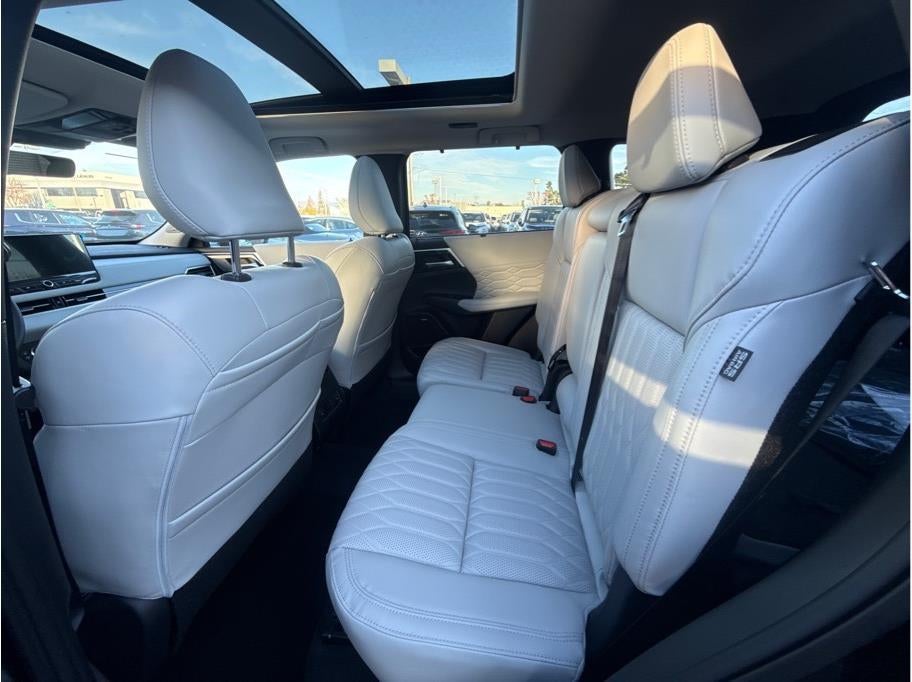 2025 Mitsubishi Outlander SEL