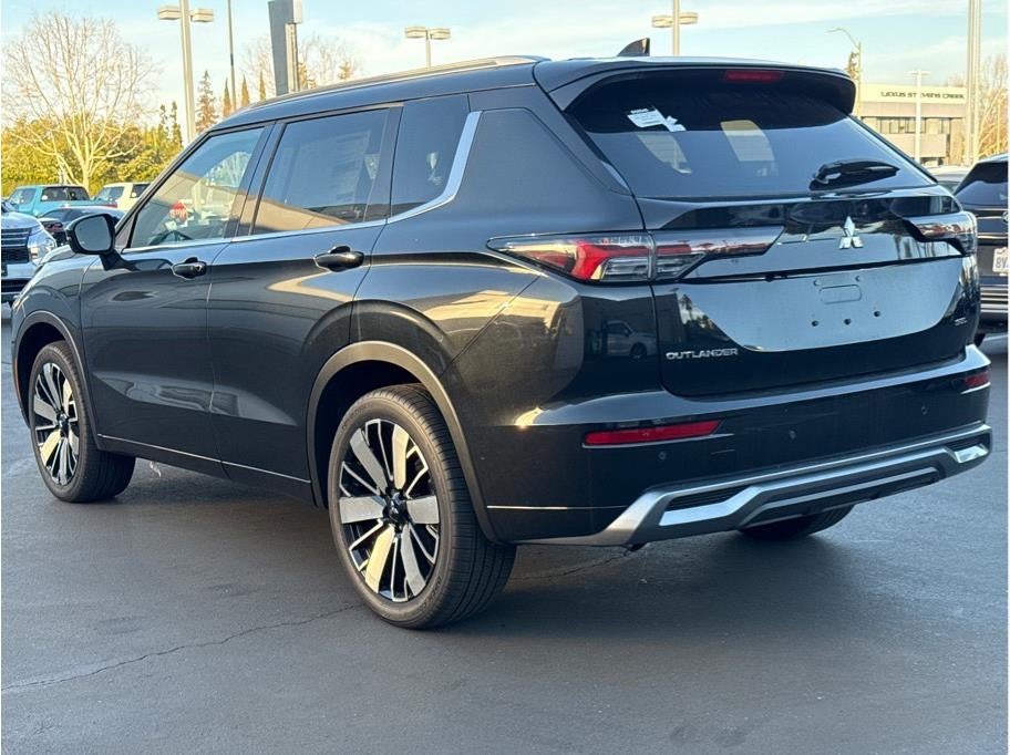 2025 Mitsubishi Outlander SEL