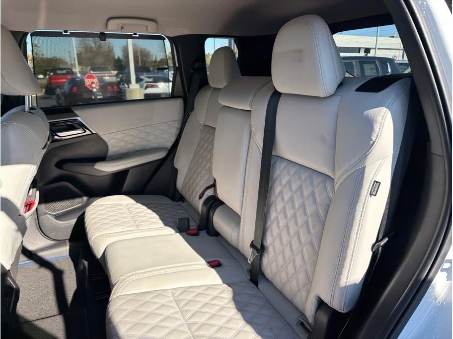 2023 Mitsubishi Outlander PHEV SEL Sport Utility 4D