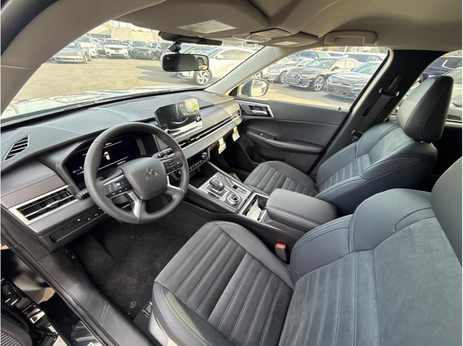 2025 Mitsubishi Outlander PHEV SE