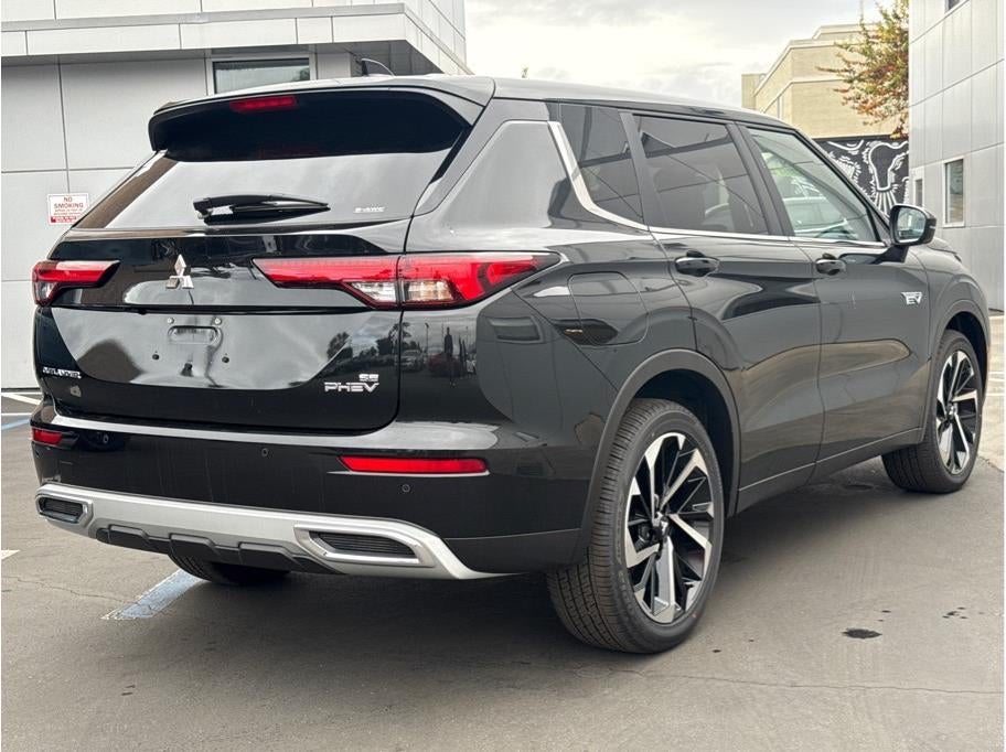 2025 Mitsubishi Outlander PHEV SE