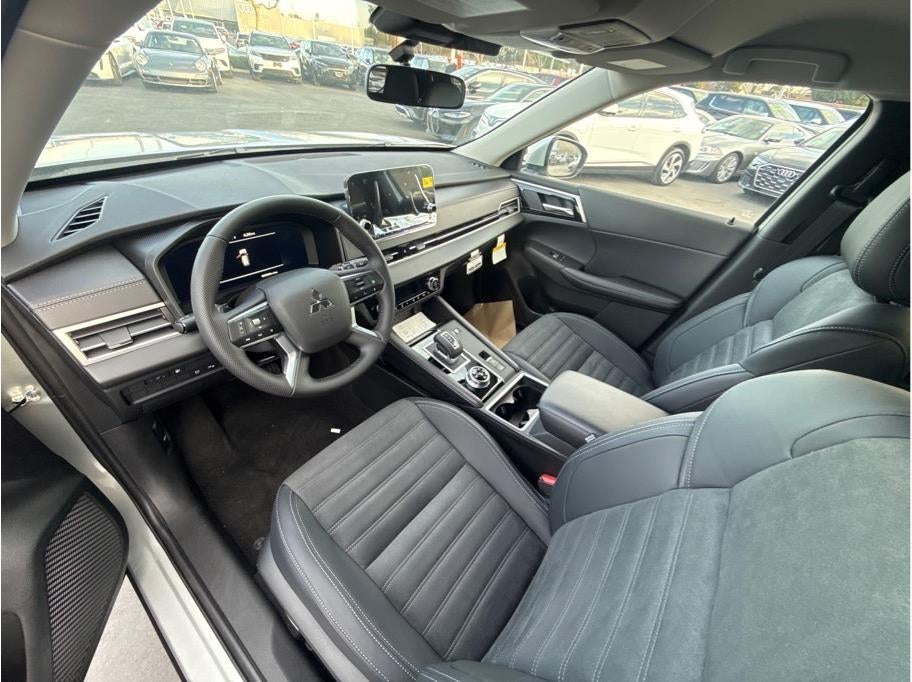 2025 Mitsubishi Outlander PHEV SE