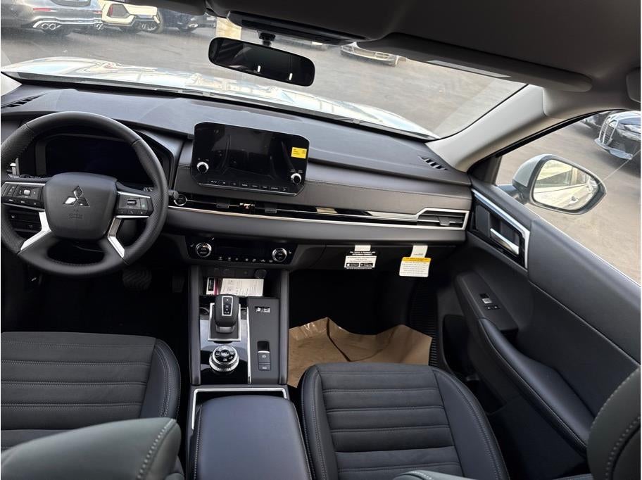 2025 Mitsubishi Outlander PHEV SE